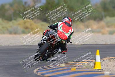 media/Sep-25-2023-Moto Forza (Mon) [[81ffa65e0a]]/B-C Group/Session 4 (Turn 2 Backside)/